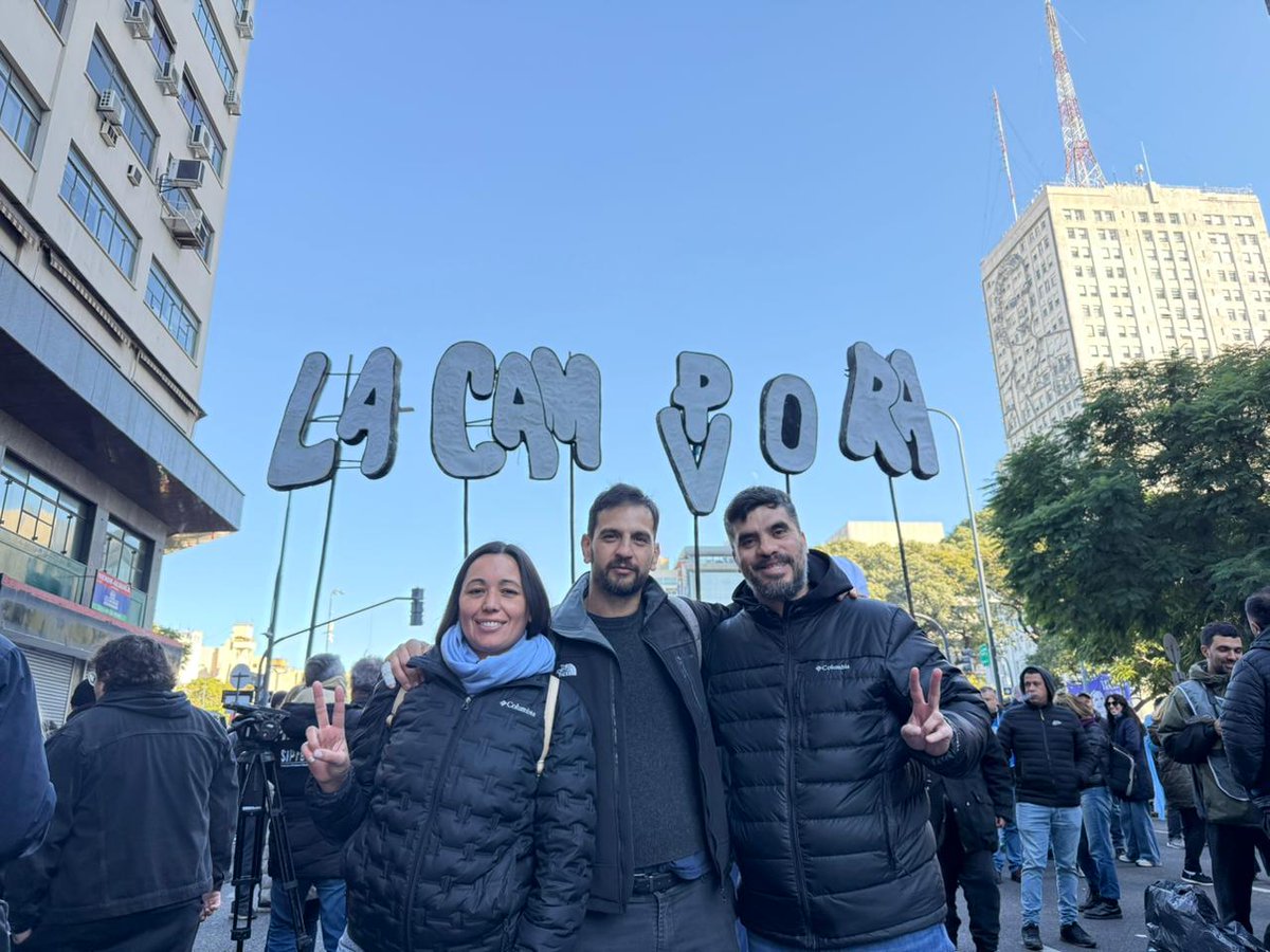 Hoy fuimos parte de una jornada histórica.

El pueblo volvió a movilizarse para acompañar a Cristina y decir, con claridad, que no aceptamos una democracia condicionada.