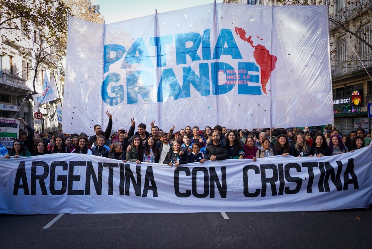 jonydelasillaok's tweet image. No nos han vencido.
Un millón de razones para seguir luchando.
#ArgentinaConCristina