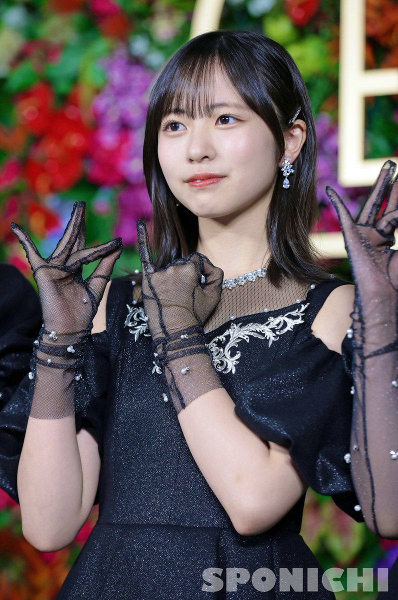 Mrs. GREEN APPLE presents 「CEREMONY」フォトコール＞黒のドレス衣装