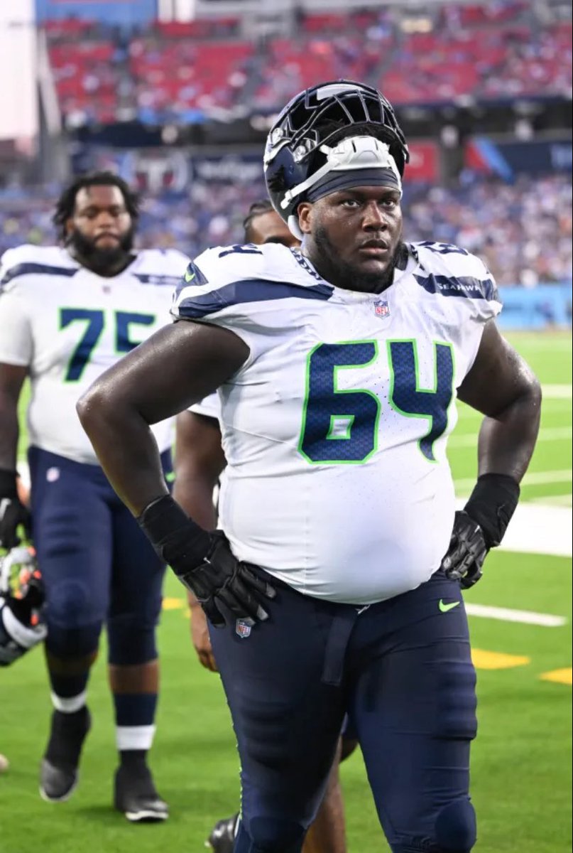 When you’re around greatness , growth is inevitable. Blessed to show the grind with some of the best.
Seattle Seahawks , Christian Haynes /OG 
#NFLwork