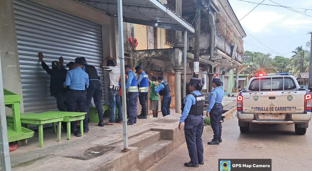 Udep09's tweet photo. #UDEP-09 
PUERTO LEMPIRA, GRACIAS A DIOS.
EFECTIVOS DE LA POLICÍA NACIONAL  INTENSIFICA LAS ACTIVIDADES OPERATIVAS EN GRACIAS A DIOS. https://t.co/hqldNpPUm0