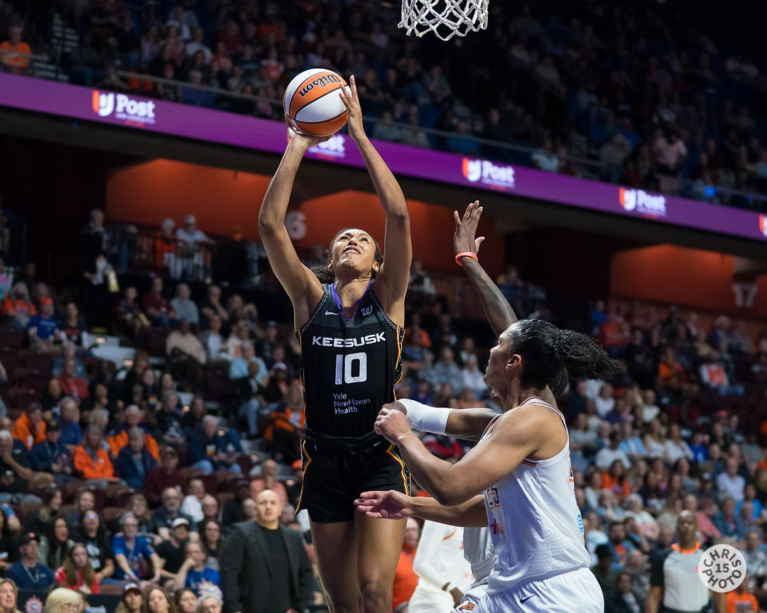 chrisphoto15's tweet image. The @PhoenixMercury are up 48-36 over the @ConnecticutSun at the half. Tune in for the second half.