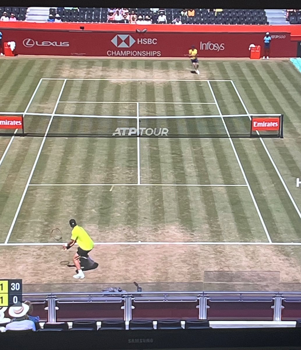 Yes, up close #Mensik &amp; #Agut don’t look too similar, but on tv…
Wish #tennis would do something about identical kits. 
#HSBCChampionships #ATPLondon #adidas