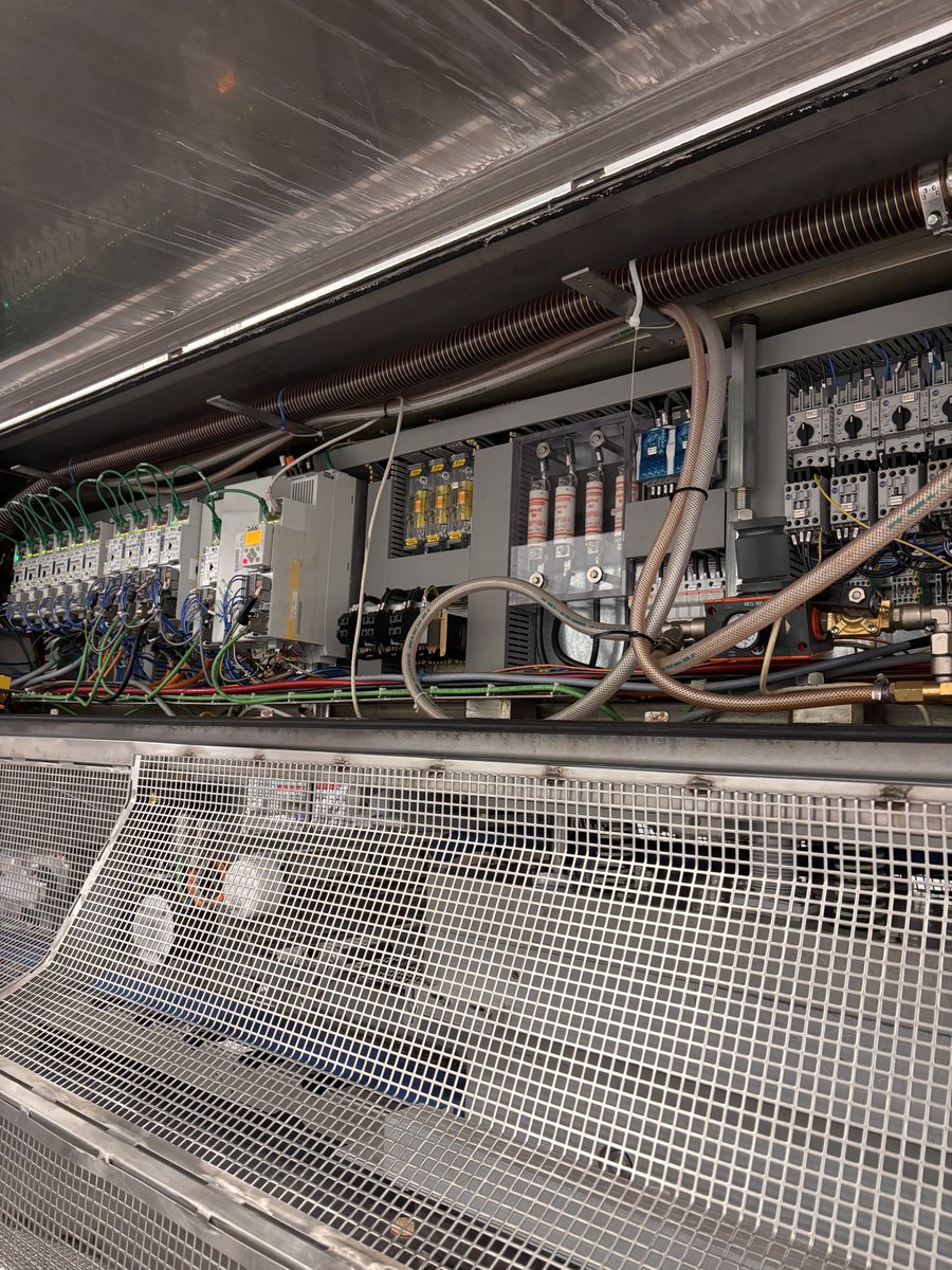 dishnsty's tweet image. 