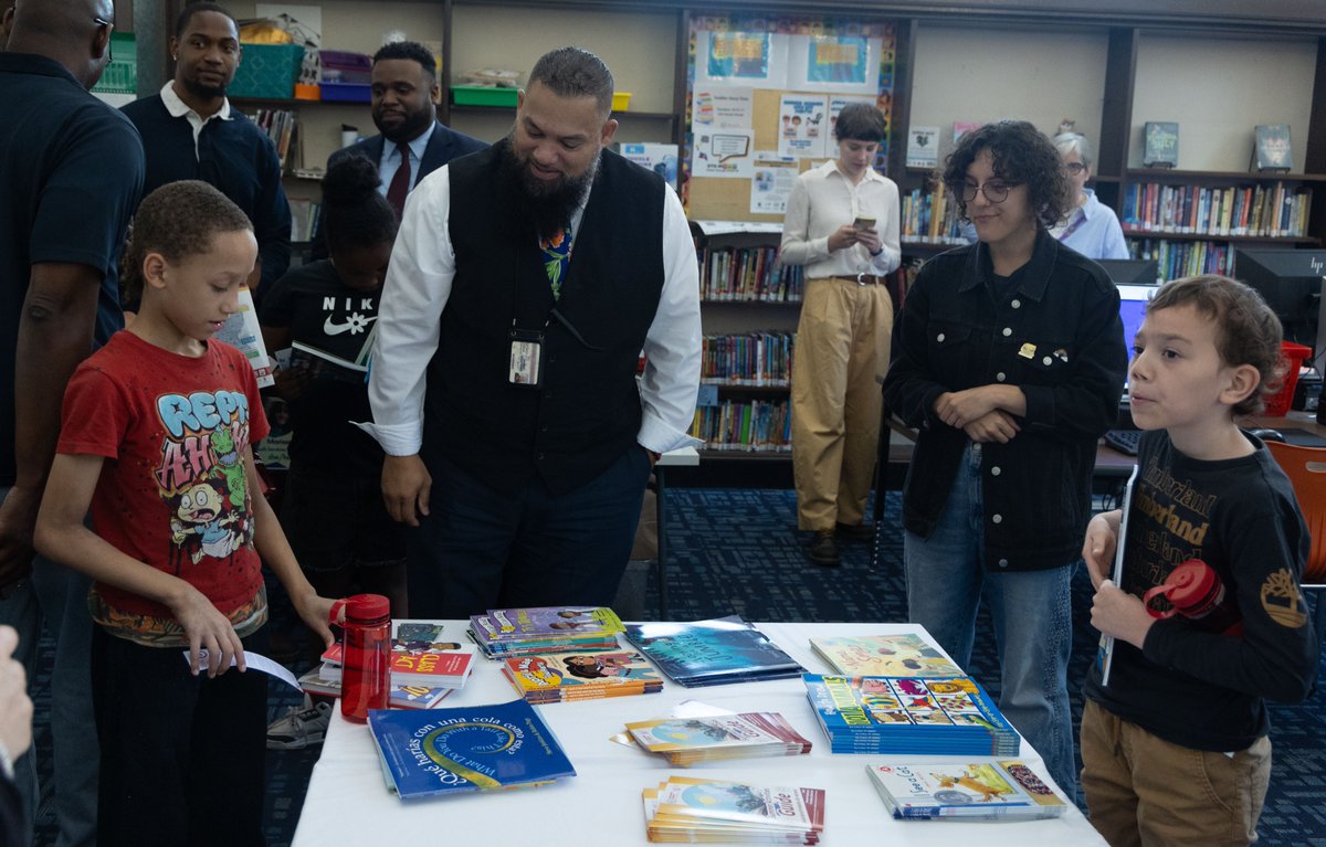 Providence Public Schools (@pvdschools) on Twitter photo Veazie Street ES joined the <a href="/CityofProv/">City of Providence</a> <a href="/PVDMayor/">Mayor Brett Smiley</a> to kick off their Eat Play Learn Summer Meals Program today! Summer Meal Service begins June 23. Thx to <a href="/RIDeptEd/">Rhode Island Department of Education (RIDE)</a>, <a href="/sodexopvd/">Sodexo Providence Child Nutrition Program</a>, <a href="/DoorDash/">DoorDash</a>, <a href="/9librariespvd/">Community Libraries of Providence</a>, <a href="/pvdcitycouncil/">Providence City Council</a> , PVD Rec, PVD Parks. Visit EatPlayLearnPVD.com âď¸ Veazie Street ES joined the <a href="/CityofProv/">City of Providence</a> <a href="/PVDMayor/">Mayor Brett Smiley</a> to kick off their Eat Play Learn Summer Meals Program today! Summer Meal Service begins June 23. Thx to <a href="/RIDeptEd/">Rhode Island Department of Education (RIDE)</a>, <a href="/sodexopvd/">Sodexo Providence Child Nutrition Program</a>, <a href="/DoorDash/">DoorDash</a>, <a href="/9librariespvd/">Community Libraries of Providence</a>, <a href="/pvdcitycouncil/">Providence City Council</a> , PVD Rec, PVD Parks. Visit EatPlayLearnPVD.com âď¸
