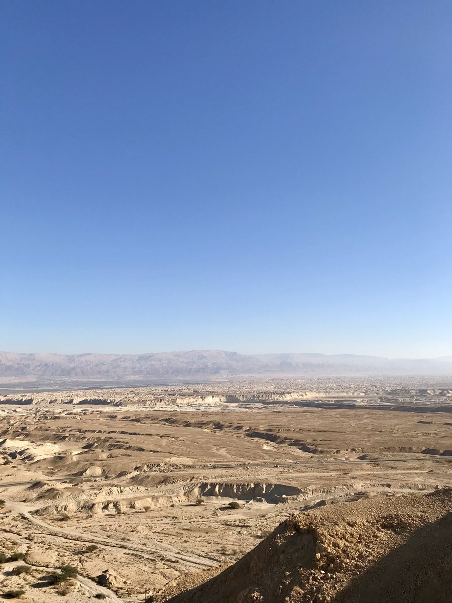 Pyranid's tweet photo. מצפה רמון 🚙 https://t.co/crsdI8BDQy