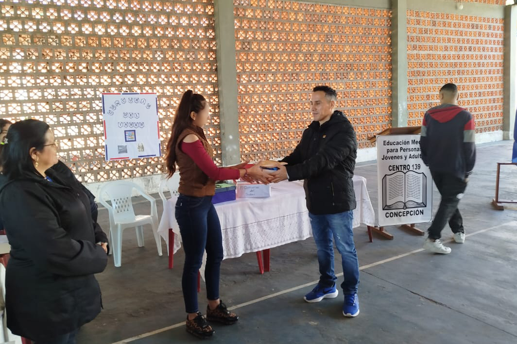 📚🇵🇾 Con entusiasmo y compromiso, PPL del penal de Concepción participaron del “Concurso del Saber” sobre la Guerra del Chaco.

🧠 Una actividad educativa que promovió historia, identidad nacional y reinserción, con triple empate en el 1er lugar.

El evento fue llevado adelante
