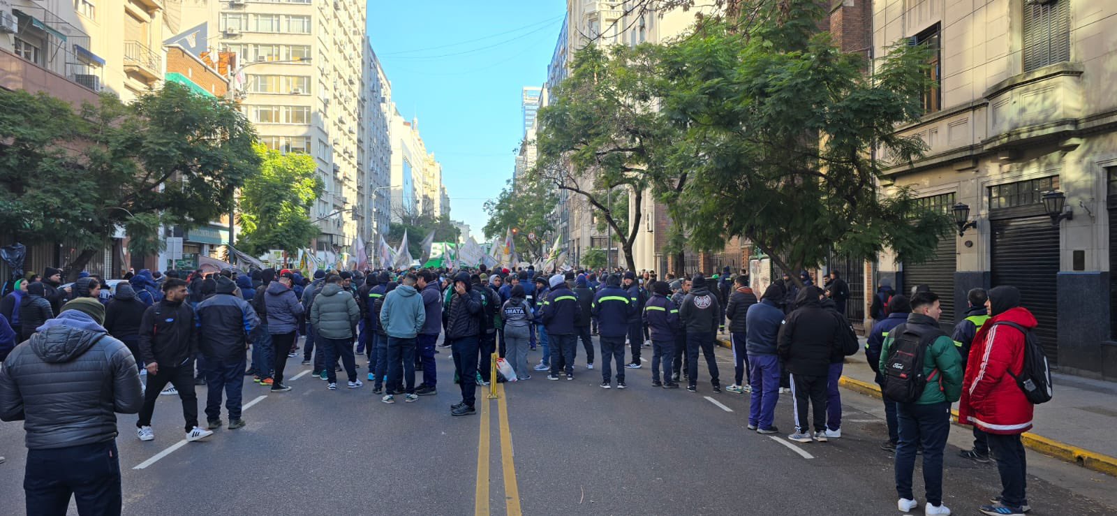 SMATA jugó a fondo y paralizó casi toda la industria automotriz por la movilización en apoyo a Cristina Kirchner