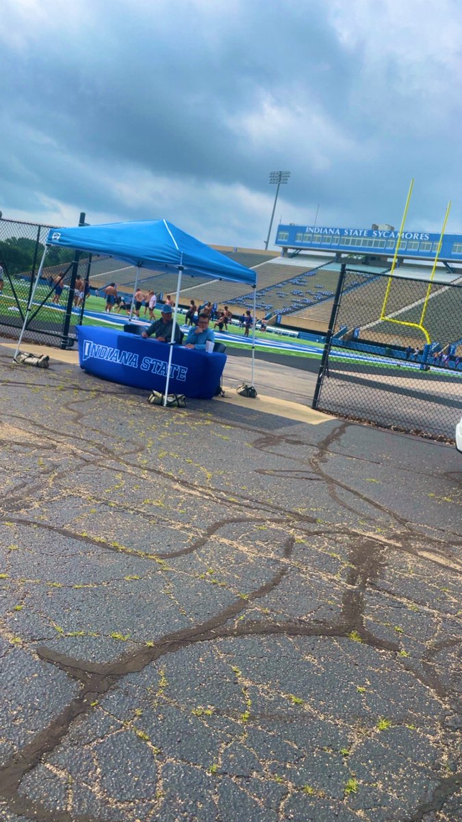 JaidenL2029's tweet photo. Had a great time with my team at the Indiana State camp, thanks for the work today ! @CoachJayBanks @PrepRedzoneIL @EDGYTIM @IndianaStateFB @RivalsFriedman @AllenTrieu https://t.co/zIoRHv7eNM