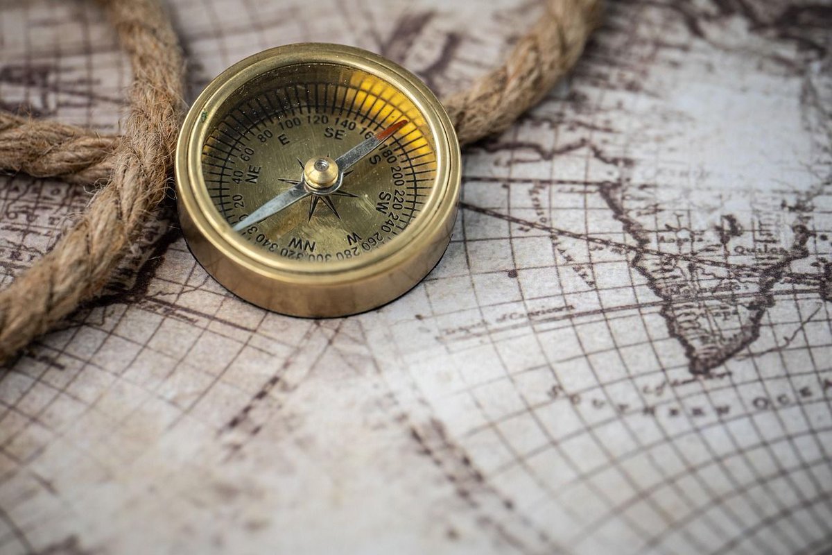⚓️⛴⛵️✈️🗺Planning on traveling the globe this year, but don't know where store your belongings while you're away? Self-storage offers the perfect solution 📦🔐