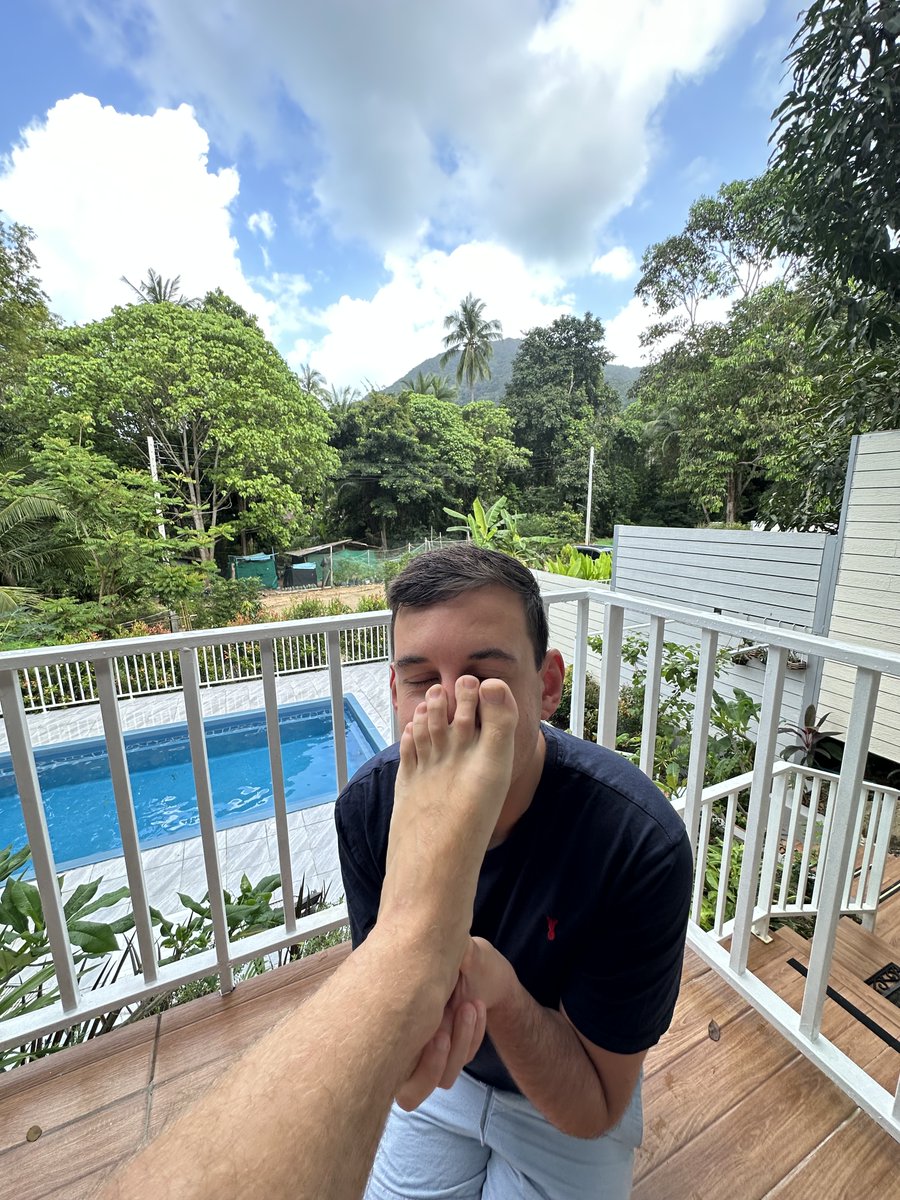 Hoy es miércoles, ¡hora de pagar al Maestro!
¡Sabes que lo valgo!
Te arrodillas y me haces feliz.
Dale like y comparte esta publicación para que otros subs también lo sepan.