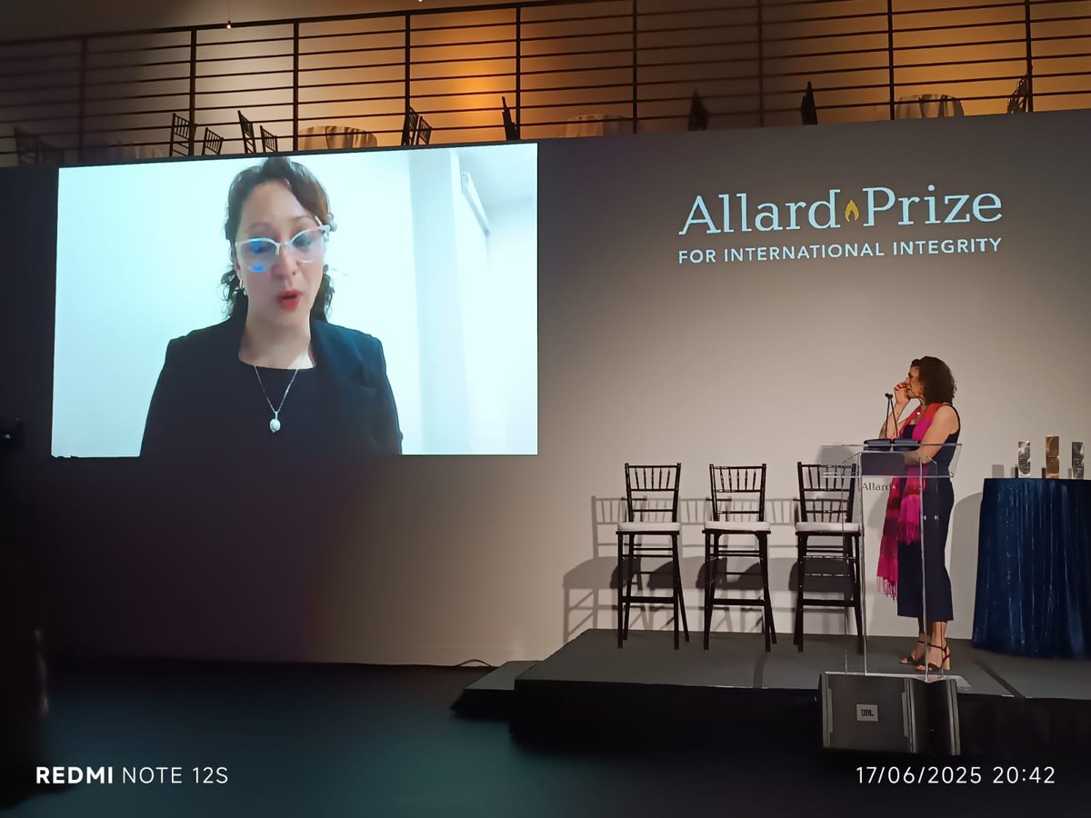 Ríodoce (@riodoce_mx) on Twitter photo #Internacional | #VirginiaLaparra, abogada y ex fiscal de Guatemala, recibió el <a href="/AllardPrize/">Allard Prize</a> for International Integrity 2025, premio que reconoce la lucha contra la #corrupción y la defensa de los derechos humanos.
tinyurl.com/2d34mlks #Internacional | #VirginiaLaparra, abogada y ex fiscal de Guatemala, recibió el <a href="/AllardPrize/">Allard Prize</a> for International Integrity 2025, premio que reconoce la lucha contra la #corrupción y la defensa de los derechos humanos.
tinyurl.com/2d34mlks
