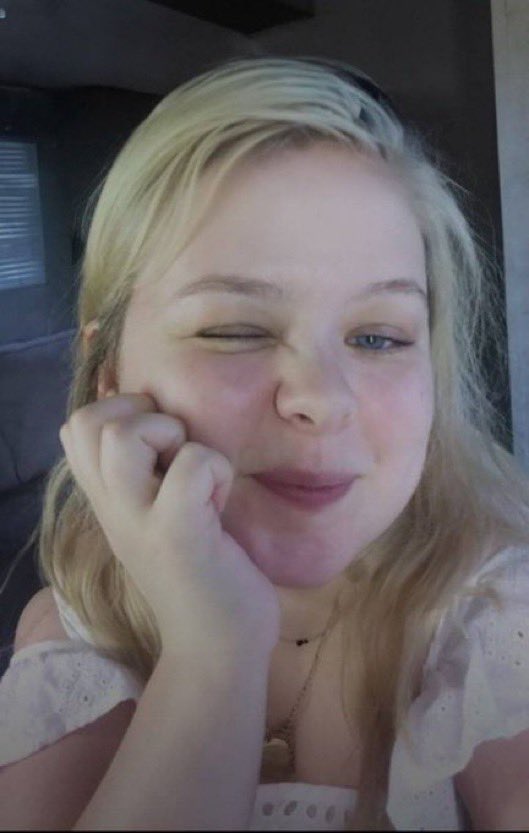 EøR💜🩷 tweet media