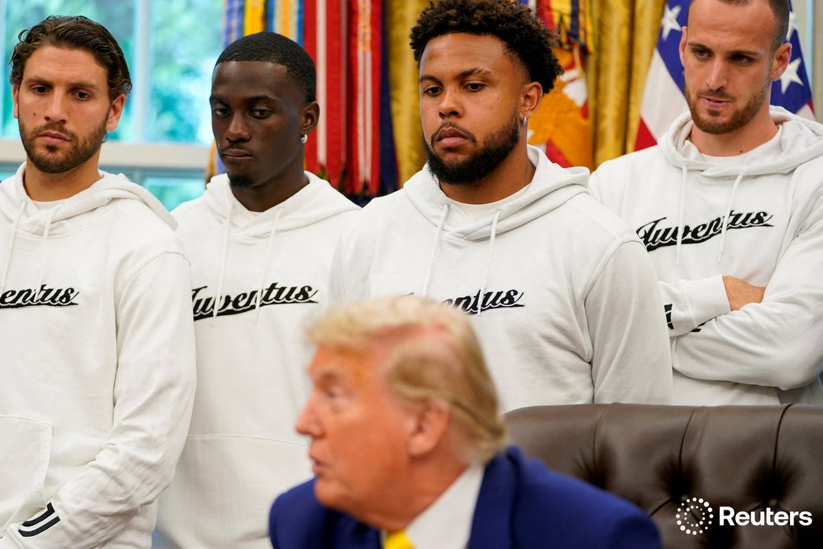 corinne_perkins's tweet image. U.S. President Donald Trump speaks next to Juventus soccer team players Manuel Locatelli, Timothy Weah, and Juan David Cabal in the Oval Office of the White House in Washington. Photo by @SmileItsNathan