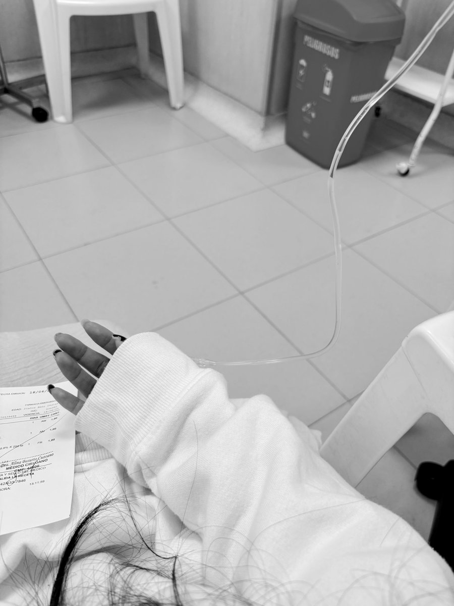 Todo mal conmigo 😮‍💨 Las pastillas no ayudaron y creo porque no era alergia en primer lugar, era intoxicación 😞 Me tuve que meter a emergencias