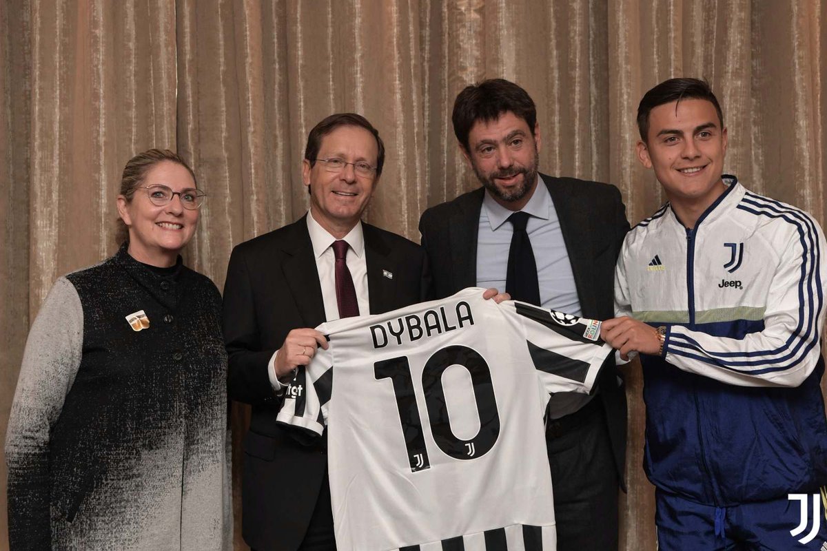 juve_belgique's tweet photo. 2021 avec Herzog (🇮🇱)
2025 avec Trump (🇺🇸)

Je supporte un club de FILS DE PUTES.