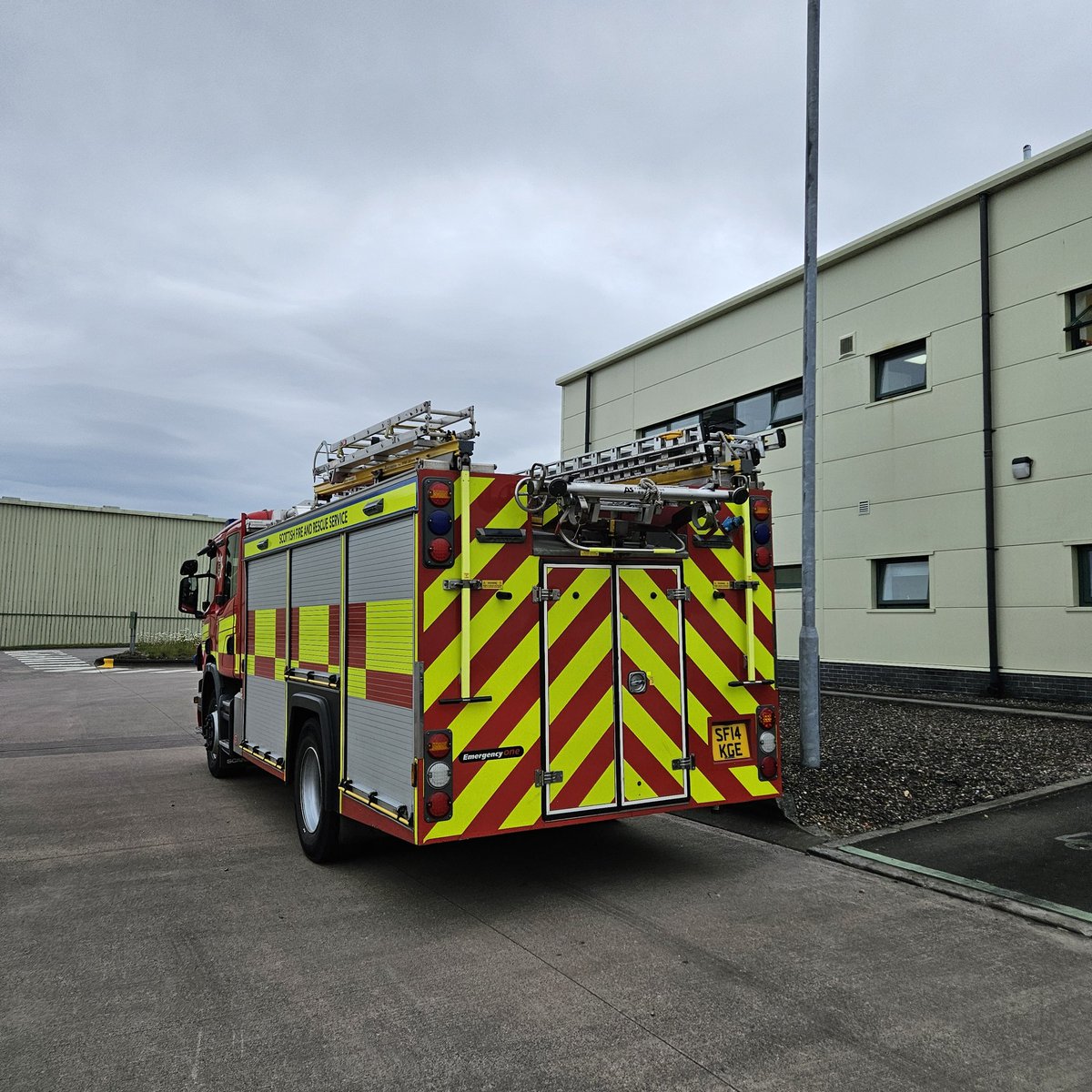 Crew attended John Dewar and Sons Whisky Bond tonight to carry out Operational Intellegence Visit and get familiarisation of the recent expansion works completed on site🚒
