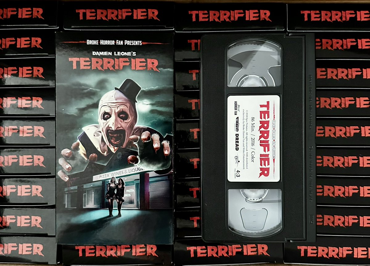 Terrifier VHS slipcase editions shipping through the end of the month, if you stabbed one on pre-order! Extras ship afterwards while supplies last 🤡📼