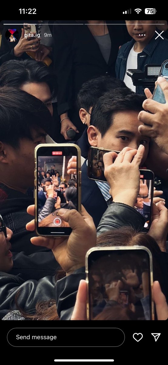 ChangSm53240164's tweet photo. กูจำได้หมด 
ว่าใครทำอะไรไว้
กูไม่แค้นหรอก
เพราะสิ่งที่กูจำได้มากกว่าความเกลียด คือกูรักนายกพิธา ครับ https://t.co/Fa1TUgBgeU