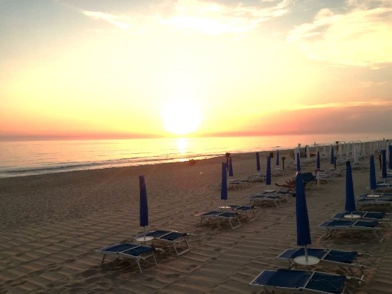 As summer travel begins, spend time at the beach, not in our consular reception! Learn what services may be available to you by visiting About consular services -tinyurl.com/2cdy98bd #consularservices