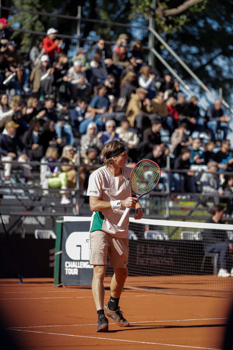 👏🏻🇦🇷 <a href="/Lautaromidonn/">Lautaro Midon</a> alcanzó los CUARTOS DE FINAL en los últimos cuatro torneos Challenger que disputó:

🇧🇷 Porto Alegre
🇧🇷 Santos
🇦🇷 Santa Fe 🥈
🇧🇴 Santa Cruz 

Gran presente del correntino de 21 años.