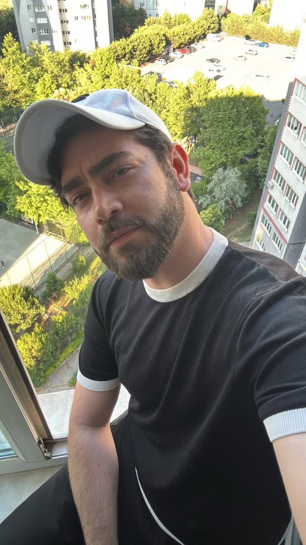 KizlarSoruyor.com (@kizlarsoruyor) on Twitter photo #BarışBaktaş pozunu nasıl buldunuz?😎
<a href="/KizlarSoruyor/">KizlarSoruyor.com</a>’u takip edin, en güncel dizi ve magazin içeriklerinden anında haberdar olun!
#KızlarSoruyor #KudüsFatihiSelahaddinEyyubi #BarışBaktaş #GöksuMelekUlucan
#SayBör #Börü #BarışBaktaş pozunu nasıl buldunuz?😎
<a href="/KizlarSoruyor/">KizlarSoruyor.com</a>’u takip edin, en güncel dizi ve magazin içeriklerinden anında haberdar olun!
#KızlarSoruyor #KudüsFatihiSelahaddinEyyubi #BarışBaktaş #GöksuMelekUlucan
#SayBör #Börü