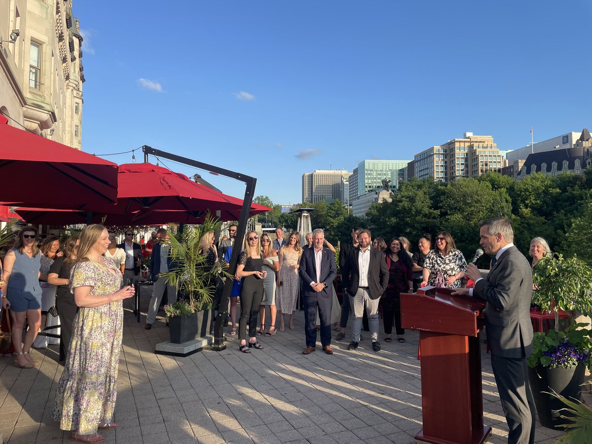 _MarkSutcliffe's tweet image. Congratulations to Jen Stewart and the entire team at @SyntaxStrategic on 15 remarkable years. Jen took a leap of faith and built one of Canada’s leading communications firms—right here in Ottawa. It was an honour to join last night’s celebration and recognize everything you’ve…