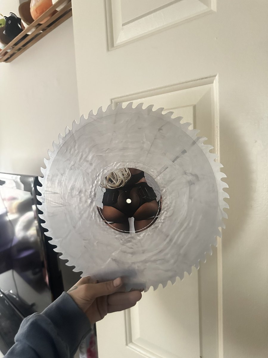 she's so beautiful 🥹