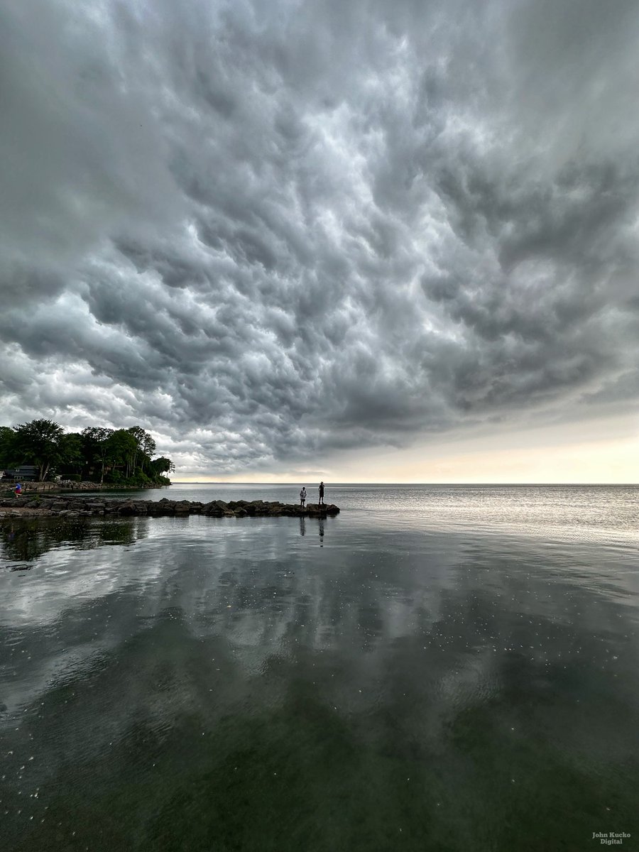 John Kucko (@john_kucko) on Twitter photo Calm Before the Storm: THIS was impressive as the storm rolled north here in Western New York arriving at a calm Lake Ontario in Webster, NY. <a href="/spann/">James Spann</a> <a href="/wxbywilliams/">Kevin Williams</a> <a href="/PZonLAKEontario/">PZonLAKEontario</a> <a href="/JimCantore/">Jim Cantore</a> <a href="/StephanieAbrams/">Stephanie Abrams</a> <a href="/StormHour/">#StormHour</a> Calm Before the Storm: THIS was impressive as the storm rolled north here in Western New York arriving at a calm Lake Ontario in Webster, NY. <a href="/spann/">James Spann</a> <a href="/wxbywilliams/">Kevin Williams</a> <a href="/PZonLAKEontario/">PZonLAKEontario</a> <a href="/JimCantore/">Jim Cantore</a> <a href="/StephanieAbrams/">Stephanie Abrams</a> <a href="/StormHour/">#StormHour</a>