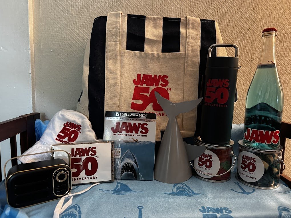 TheWolfman's tweet image. Finally! An excuse to celebrate Jaws for #Jaws50, thanks to @peacock, @UniAllAccess, and @nbc!
JAWS 50TH ANNIVERSARY EDITION is now available on 4K Ultra HD, Blu-ray and Digital!