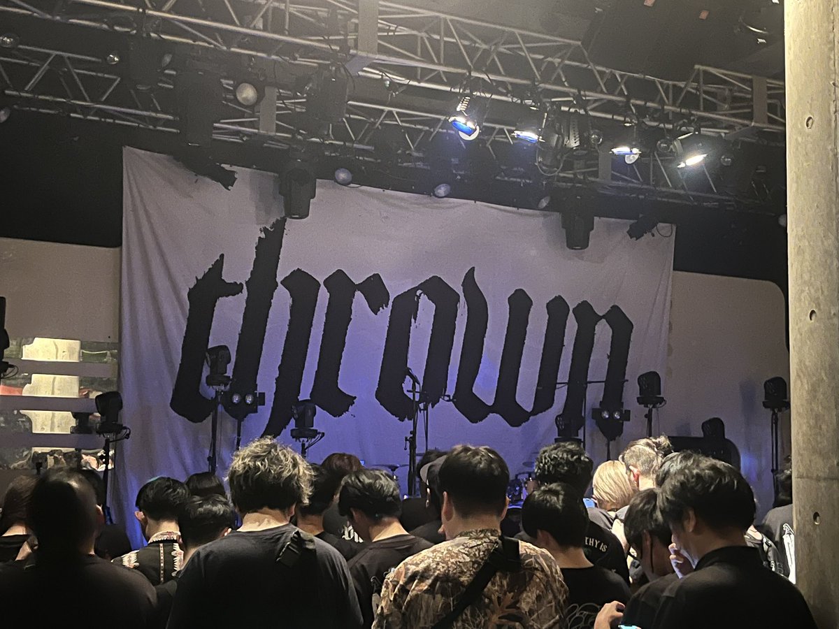 TK1221MONOdj7's tweet photo. めっちゃたのしかた!
thrownのTシャツ欲しかったのに買えませんでした😢😢
#CrystalLake
#thrown
#HYPERSPACETOUR https://t.co/Tdrq6xWXRW