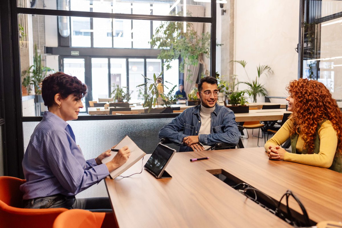 Comp_Central_'s tweet image. 🎓 Training isn&apos;t optional—it&apos;s the law in many industries.

Makes compliance easy:
✅ Auto-reminders for deadlines
✅ Trackable e-learning
✅ Team dashboards
✅ Certs for regulators

Train smart. Stay protected.

#WorkplaceTraining #HRCompliance #LMSIntegration #CompCentral