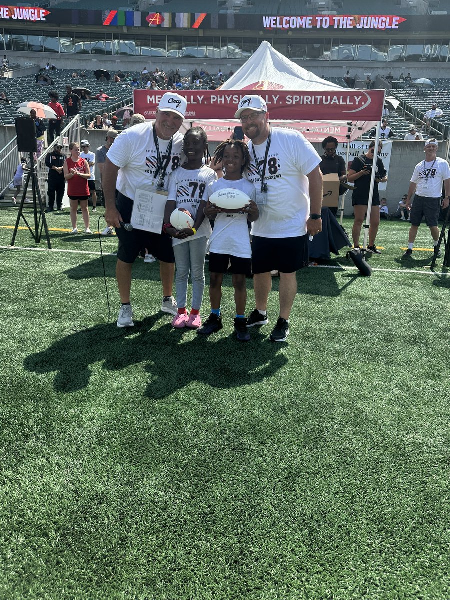 MunozFoundation's tweet image. Our campers just proved they can bring the HEAT🔥. Check out our fastest campers at #AMFFootballAcademy