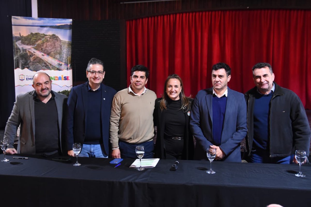 MarioRivarolaOK's tweet image. 🔌 Embalse y el sur de Calamuchita dan un paso histórico: se abrieron los sobres para una obra energética esperada hace más de 80 años.
Una inversión provincial de +$1.000 millones transformará el servicio eléctrico en la región.
#EmbalseNoPara