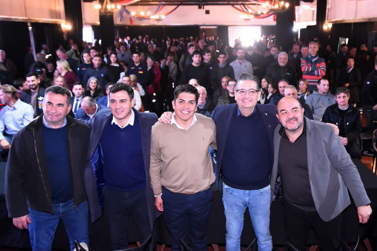 MarioRivarolaOK's tweet image. Más de 400 personas participaron del acto junto a autoridades provinciales y locales.
Es una obra histórica, fruto del trabajo colectivo que empuja hacia adelante.
Embalse avanza con decisión.