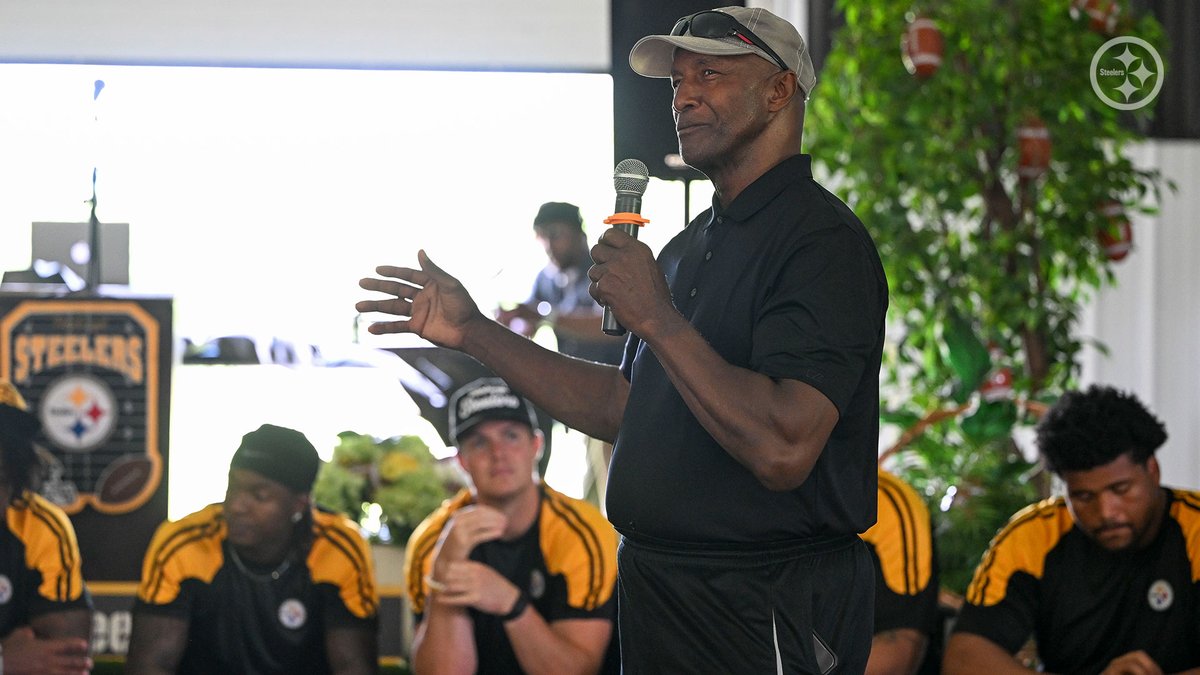 To conclude our rookie community week, our 2025 rookies visited with the <a href="/MelBlountYLI/">Mel Blount YLI</a> to participate in team-building activities and football drills with kids.