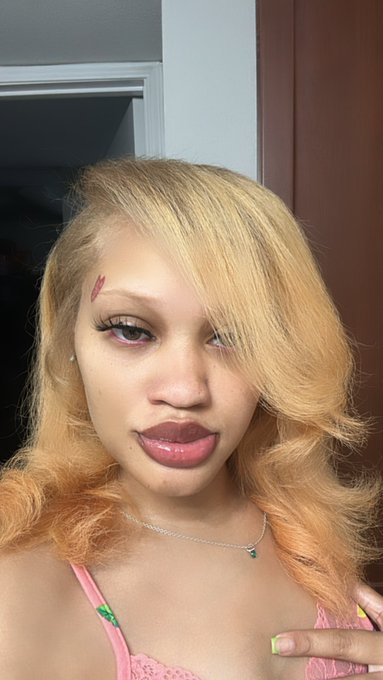 Watch 🍪 🎀 𝒥𝓊𝒹𝓎𝓂𝒶𝓇𝒾𝑒𝟤𝓍 🎀 🍪's leaked NSFW photo on TwXstars