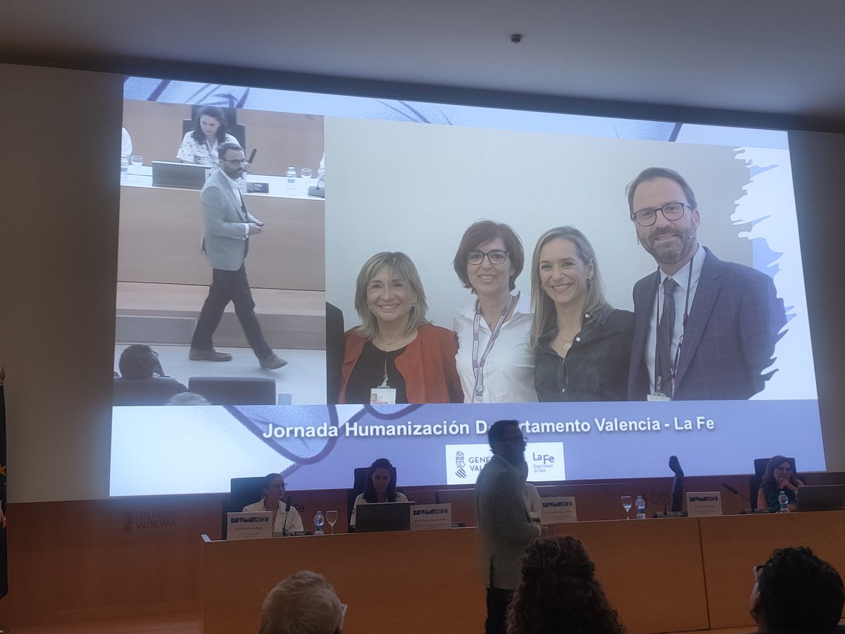 ramos_cebrian's tweet image. Ayer en la Jornada de Humanización del @HospitalLaFe presentamos nuestro proyecto en trasplante renal. 👂🏼Escuchar 🤝Acompañar 🫶🏼Cuidar con alma♥️ Enhorabuena por la iniciativa! #SomosLaFe @albertobudiaalb @UrologiaLaFe