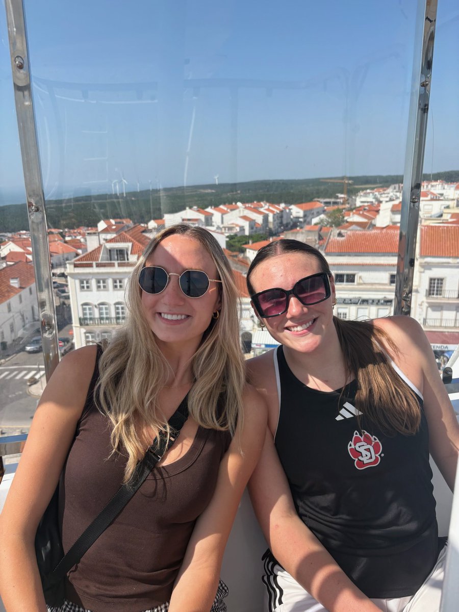 SDCoyotesVB's tweet image. it’s been real Nazaré 🤙 

Next stop → Lisbon 

#GoYotes x #WeAreSouthDakota