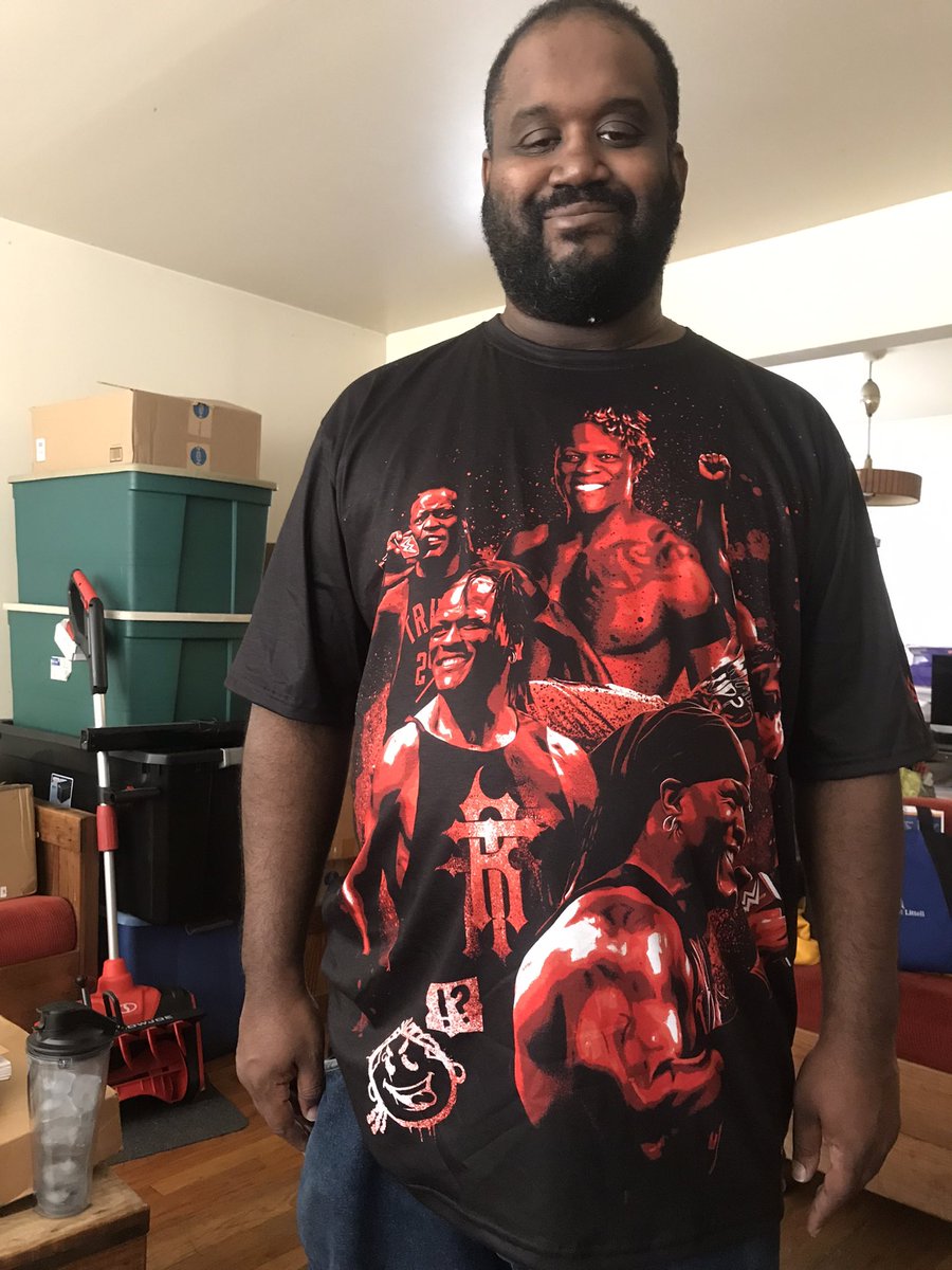 JaleelSmall's tweet photo. @RonKillings Hey I got your new T-Shirt from WWE Shop #RESPECT https://t.co/tyyeukqmFd