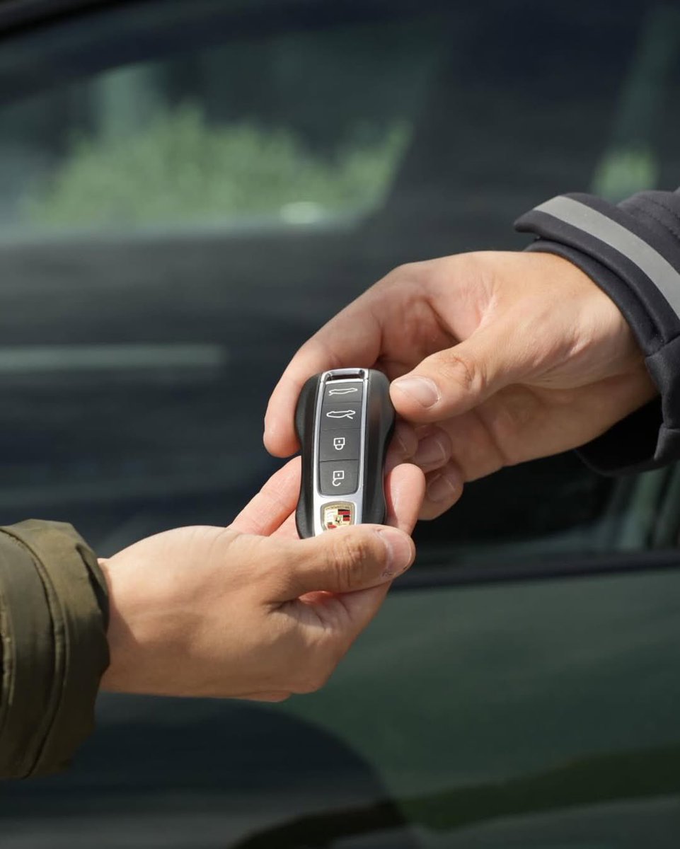 Prepárate para vivir una verdadera experiencia Porsche.

Con Porsche Drive Rental, ahora puedes ponerte al volante del deportivo que siempre has soñado.
Disponible para clientes actuales y nuevos.

Infórmate ya escribiendo info@porsche-madridnorte.com y empieza tu viaje.