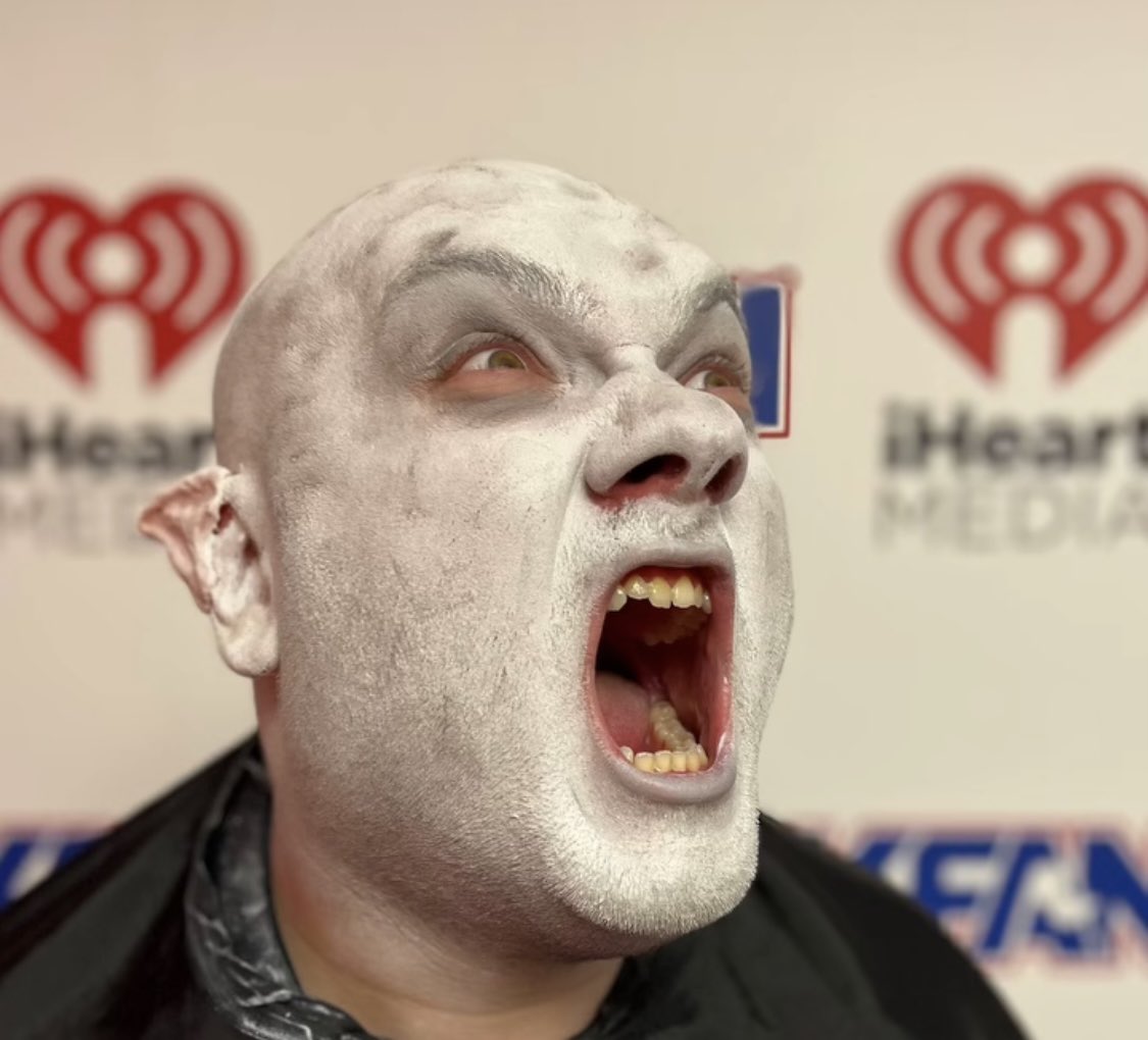 Power Trip KFAN (@powertripkfan) on Twitter photo REMINDER: <a href="/ZachHalverson/">Zach Halverson</a> joins our friends <a href="/nacholeber/">Ben Leber</a> and <a href="/elizabethries/">Elizabeth Ries</a> on <a href="/twincities_live/">Twin Cities Live</a> a little after 4:00. Tune in to Channel 5 now.
#BatBoy REMINDER: <a href="/ZachHalverson/">Zach Halverson</a> joins our friends <a href="/nacholeber/">Ben Leber</a> and <a href="/elizabethries/">Elizabeth Ries</a> on <a href="/twincities_live/">Twin Cities Live</a> a little after 4:00. Tune in to Channel 5 now.
#BatBoy