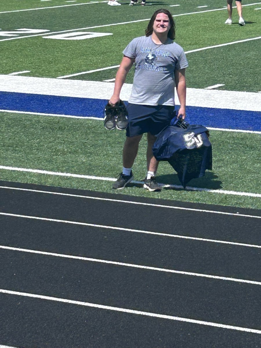 McEvanm76's tweet image. Had a great camp today at Morehead state. Thanks to the staff and especially @CoachEverhart for the coaching! Undefeated in 1v1s. Worked it like nobody’s business!
@CoachZackGoodFB @coachdwolves
