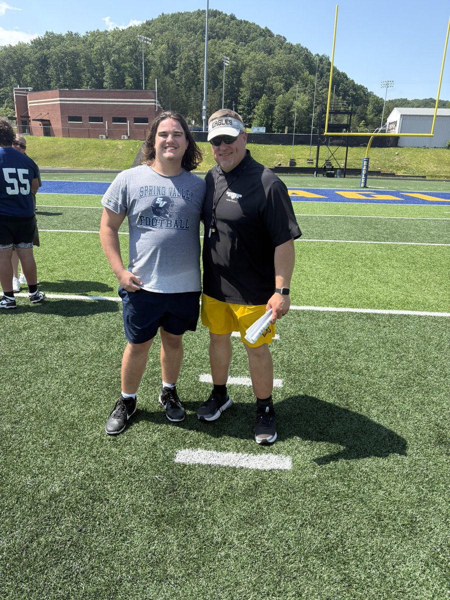 McEvanm76's tweet image. Had a great camp today at Morehead state. Thanks to the staff and especially @CoachEverhart for the coaching! Undefeated in 1v1s. Worked it like nobody’s business!
@CoachZackGoodFB @coachdwolves
