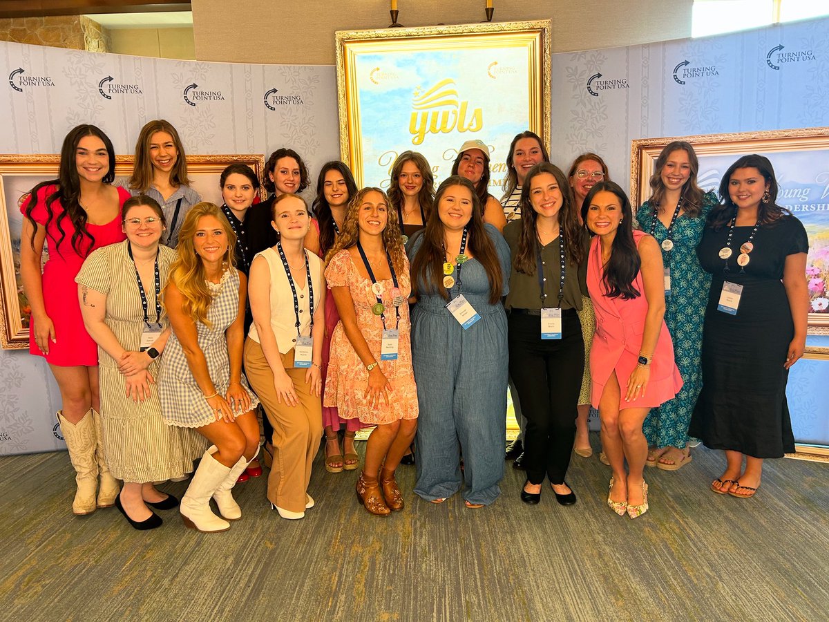 hanwhit's tweet image. Tennessee gals do it best 🧡🤍
We had a great time at #YWLS this past weekend! 💅🏼
Will we see you in Tampa in a few short weeks?! 👀
#tpusa #YWLS #Dallas #conservativewomen @tpusastudents @tpusaevents
