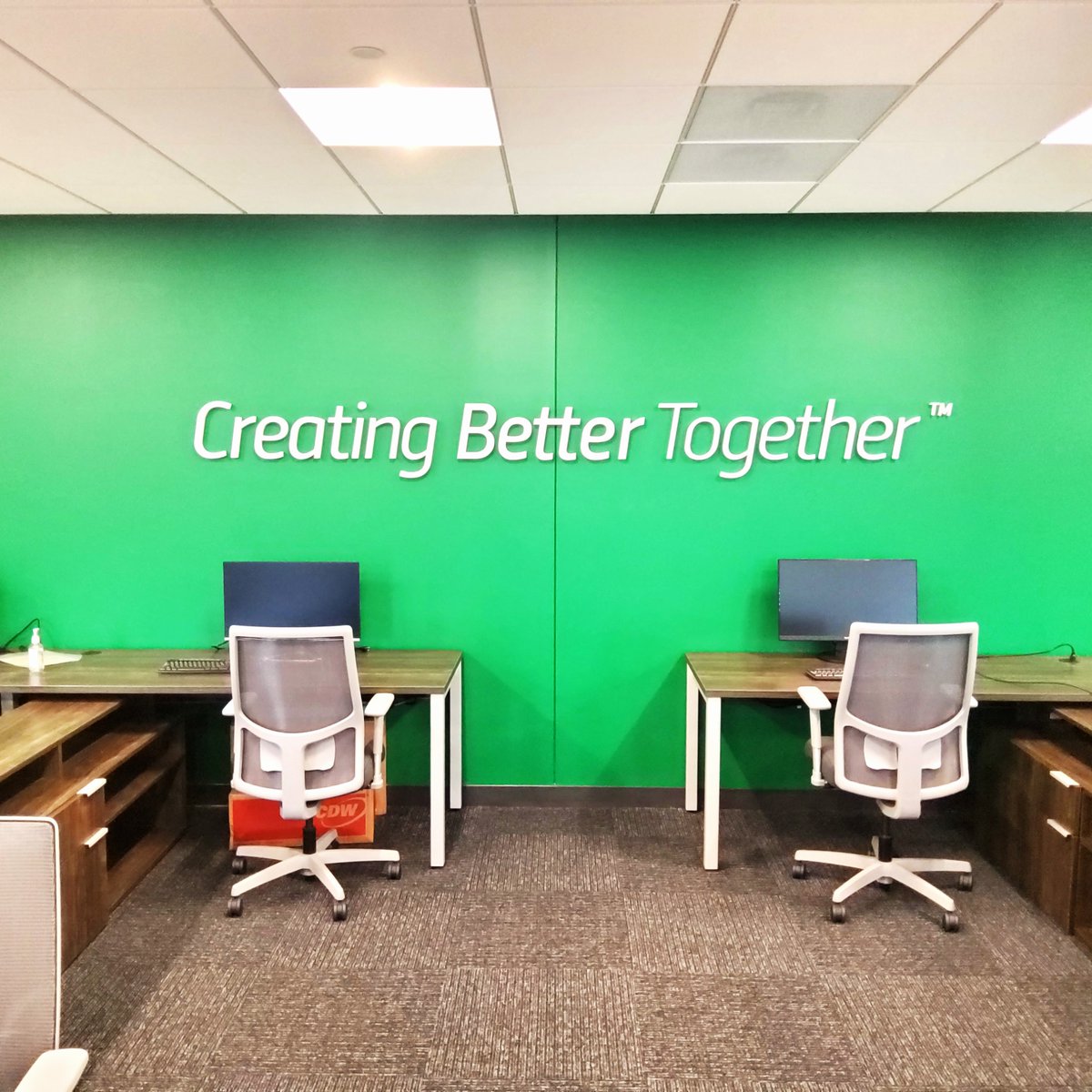 DesignGroupSign's tweet image. Blank walls? Not on our watch. 💬

From bold quotes to branded timelines, custom office signage makes a statement—and tells your story.

#InteriorDesign #Signage #OfficeGraphics #WorkspaceGoals #DesignGroupSignage