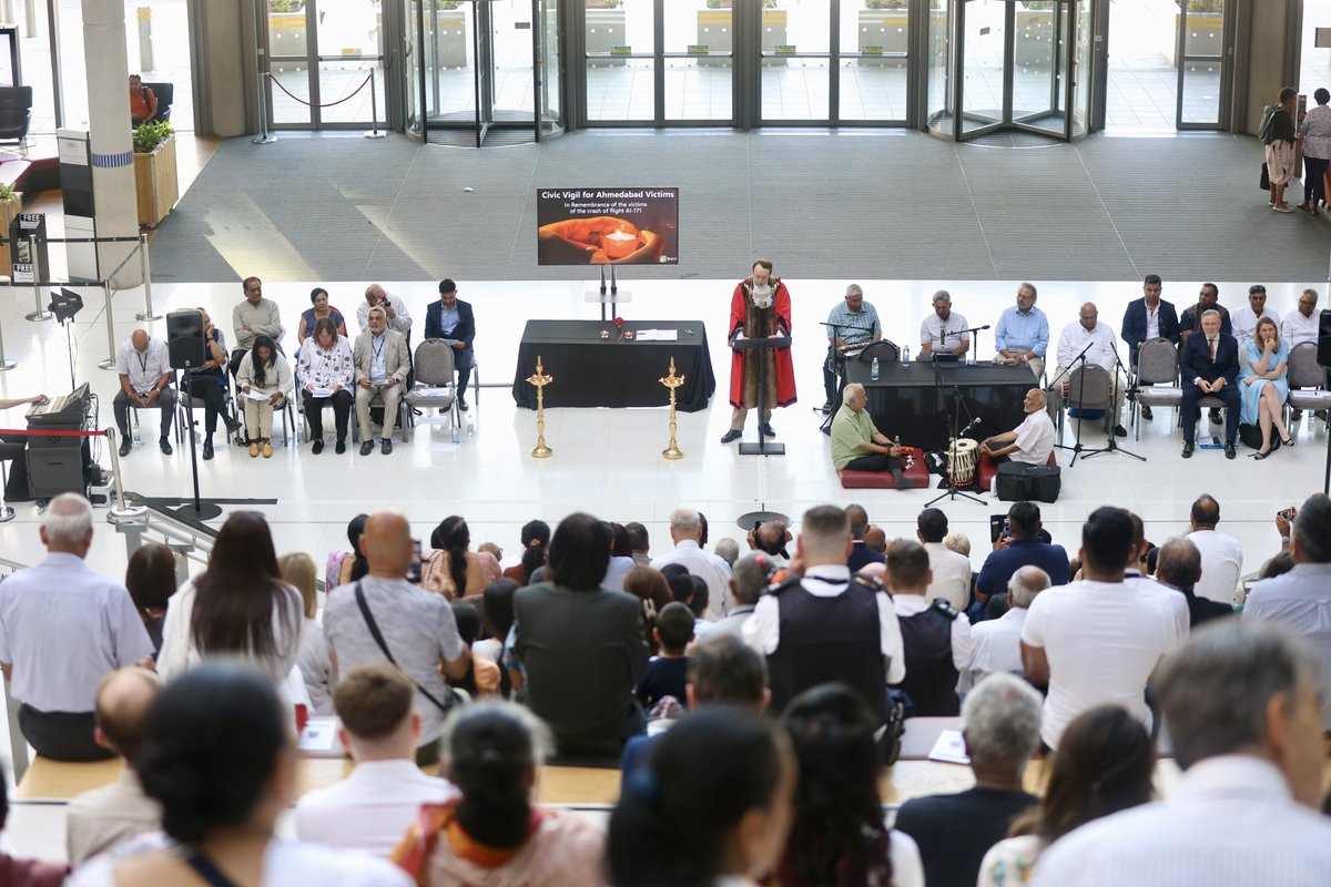 Brent Council (@brent_council) on Twitter photo Brent community remembers those affected by the AI-171 flight🙏
Cllr <a href="/MAsgharButt/">Cllr Muhammed Butt</a>, Leader of Brent Council:
"Sadly we are now aware that there are families in Brent who have been directly impacted by this tragedy."
🧵👇 Brent community remembers those affected by the AI-171 flight🙏
Cllr <a href="/MAsgharButt/">Cllr Muhammed Butt</a>, Leader of Brent Council:
"Sadly we are now aware that there are families in Brent who have been directly impacted by this tragedy."
🧵👇