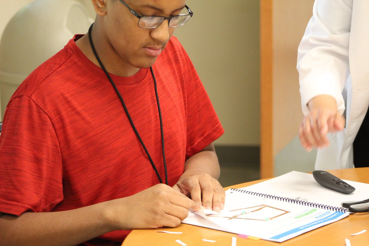 1stGscholars's tweet image. 1/4 @NLCPR #HighSchool Summer #ElectricalEngineering Camp Day 1 ~ Scholars applied the #engineeringdesignprocess to complete various challenges, explored electrical #circuits, solved real-world problems, applied critical thinking skills, worked in collaborative teams, & so much…