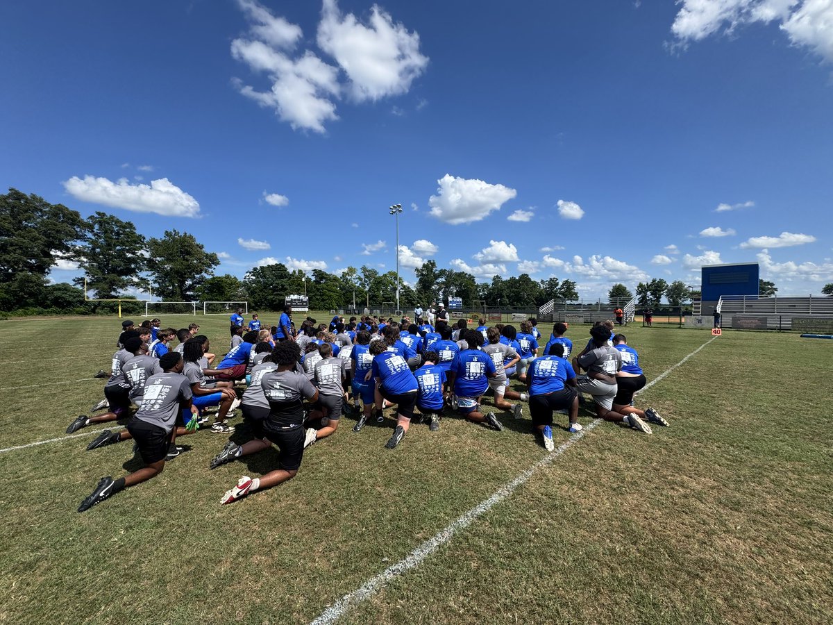 Macon Camp was a GREAT turn out ✅

Next Stop: Valdosta tomorrow! 

…hmorrisonfootballcamps.totalcamps.com/About%20Us