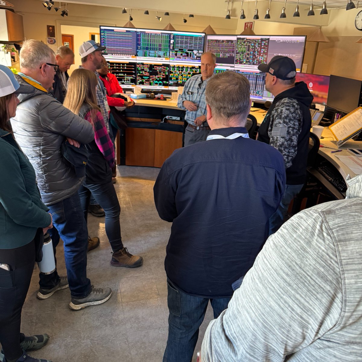AOGA's tweet image. AOGA joined the @AlaskaChamber’s Community Outreach Trip to Prudhoe Bay last week. With support from @HilcorpEnergyCo & @COP_Alaska & more, we toured key North Slope sites and connected with the people driving Alaska’s economy.
Thanks to all who made it possible!